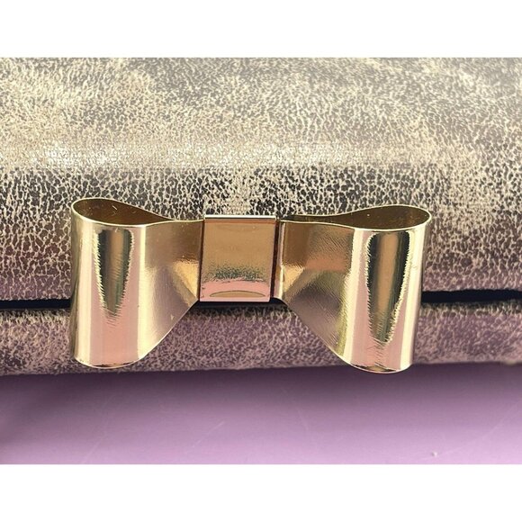 Vintage 80s hard shell clutch, gold tone purse, cross body, formal accessory - Picture 9 of 10